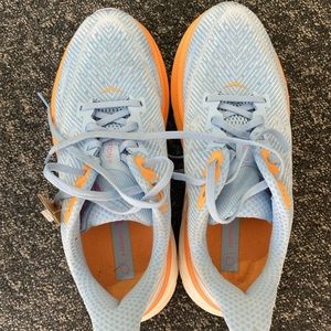 Hoka W Size 8 Clifton 9 Wide, Airy blue/Ice Water